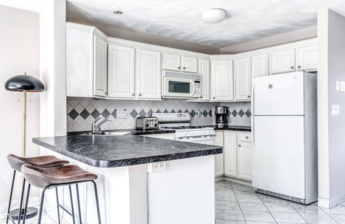 North End Apartment | Prime North End 2BR w/balcony and rooftop on Hanover by Blueground