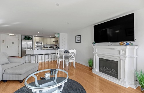 Old Orchard Beach Condo | Prime oceanfront location at the Grand Victorian