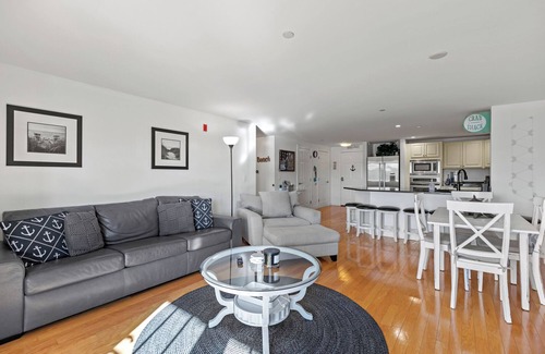 Old Orchard Beach Condo | Prime oceanfront location at the Grand Victorian