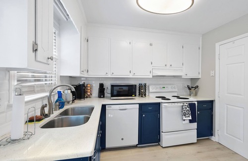 Southwest Raleigh House | Prime Raleigh Duplex Stay B