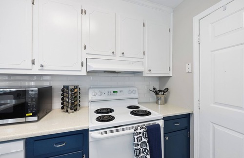 Southwest Raleigh House | Prime Raleigh Duplex Stay B