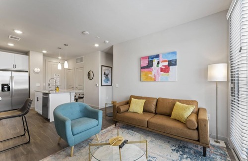 Windsor Park Apartment | Prime Soco Quaint 1BR King Suite w Pool Parking