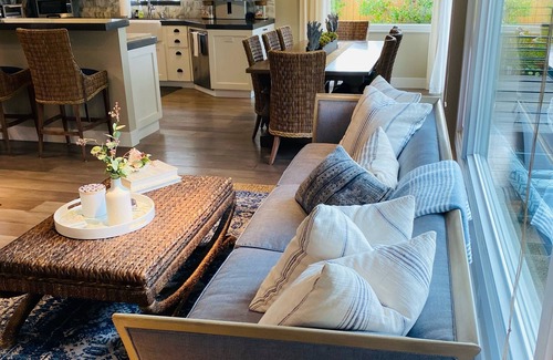 San Clemente House | Prime T-Street Beach House Location