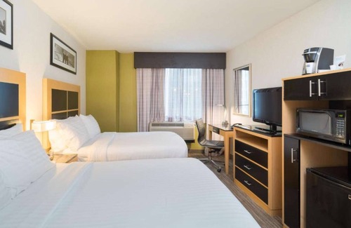 Financial District Hotel | Prime Wall Street Stay + Breakfast. Subway Access
