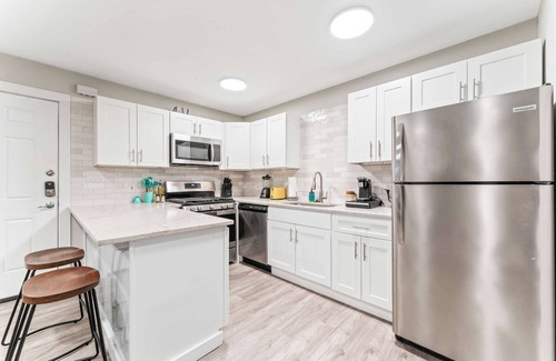 Highland Apartment | Prime West Downtown studio w/washer&dryer