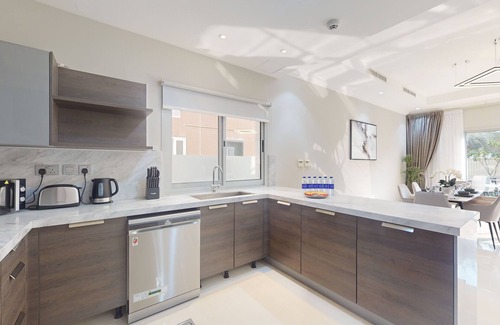 Jumeirah Village Circle Villa | Primestay - JVC Villa 4