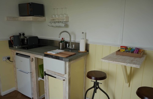 Kilgetty House | Primrose (With Hot-Tub)