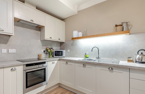 Ludwel Cottage | Prince Arthur & Catherine-UKC4032