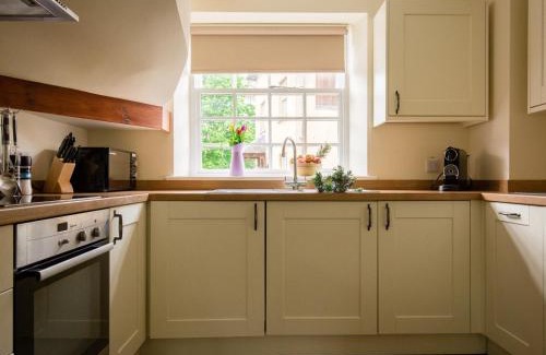 Winchcombe Apartment | Prince Rupert