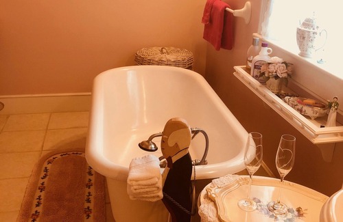 Princess Anne Bed & Breakfast | Princess Anne Book Lovers Inn