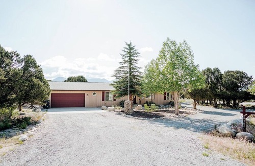 Buena Vista House | Princeton View 3BR w/perfect backyard for dogs