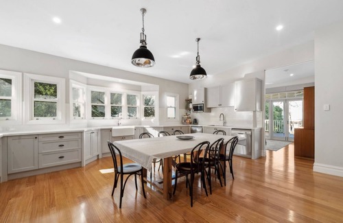 Katoomba House | Prior Lodge with Escarpment views