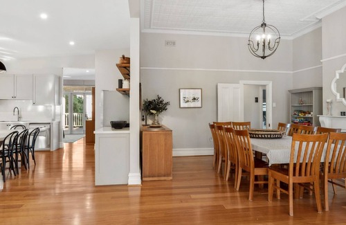 Katoomba House | Prior Lodge with Escarpment views
