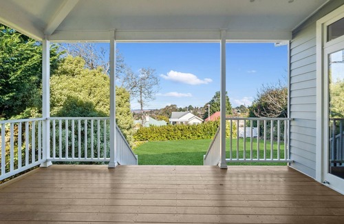 Katoomba House | Prior Lodge with Escarpment views