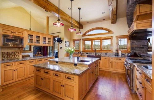 Bass Lake House | Pristine Bass Lake Lakefront Home