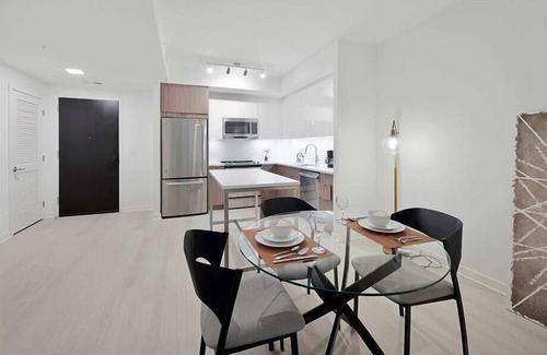 NoMa Hotel | Pristine & Quiet 2BR, Close for Metro Red Line & Union Market
