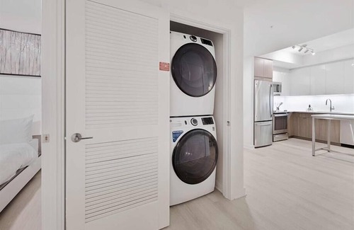 NoMa Hotel | Pristine & Quiet 2BR, Close for Metro Red Line & Union Market