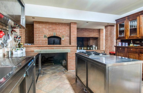 Civitella in Val di Chiana Villa | Private Villa with private pool, WIFI, TV, terrace, panoramic view, parking, close to Arezzo