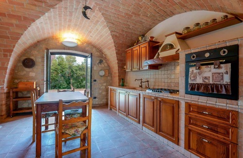 Campli Villa | Private Villa with hot tub, sauna, WIFI, private pool, TV, patio, panoramic view, close to Teramo