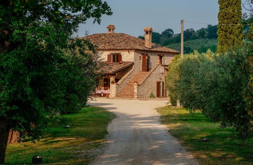 Campli Villa | Private Villa with hot tub, sauna, WIFI, private pool, TV, patio, panoramic view, close to Teramo