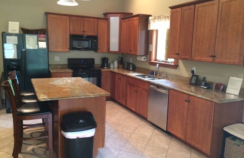 Bartlett House | Privacy, Spacious Home, Minutes to Attitash, Rocky Branch Trail, Storyland.