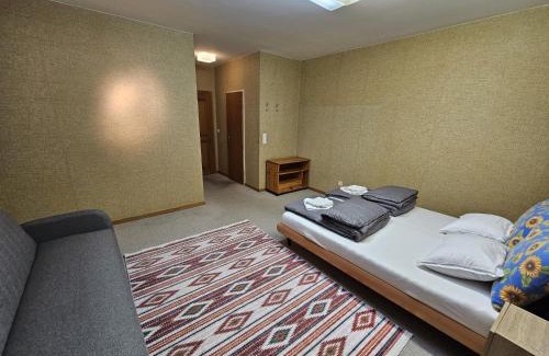 Old Town House | Privat Zimmer, WC in Altstadt Chur, Saturn