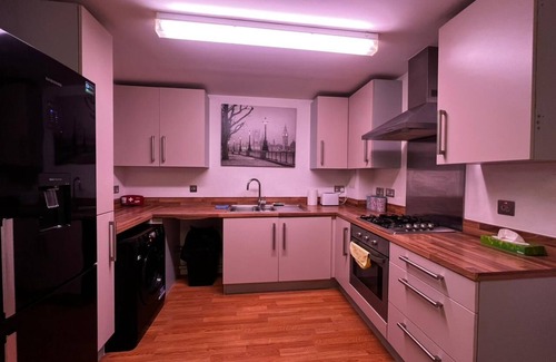 Lansbury Apartment | Private 1-Bed Apartment Close to Canary Wharf, East London