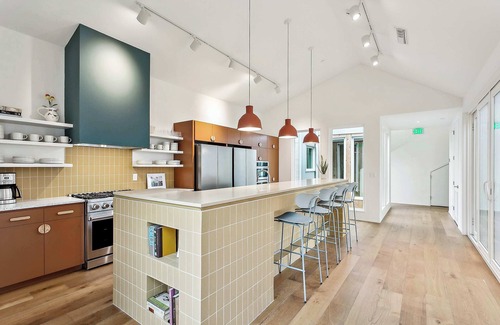 Lower Ninth Ward Hotel | Private 12BR Boutique Hotel - Pool, Hot Tub | B