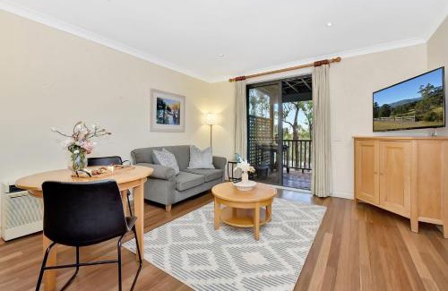 Pokolbin Villa | Private 1bdr Villa Pinot located within Cypress Lakes Resort