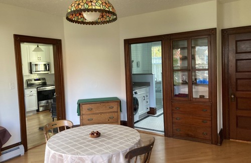 Freeport House | Private 1st Floor Studio in Victorian Home - Steps to LL Bean, Downtown Freeport