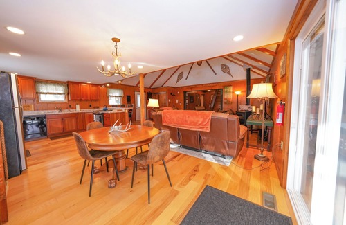Little Valley Cabin | Private 5-bedroom cabin in charming Little Valley