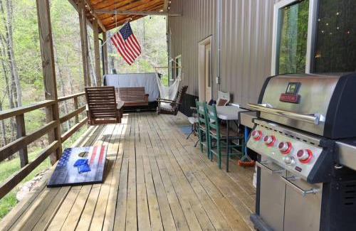 Bays House | Private 600 Acres WiFi Hot Tub Wolf Pen