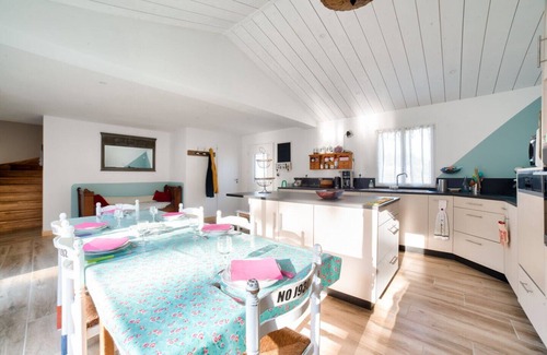 Barbatre Ski Chalet | Private access to the beach - House for 6