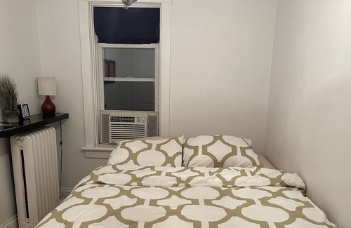 Calabogie House | Private accommodation ( vocational rental) The Library Guesthouse- Calabogie.