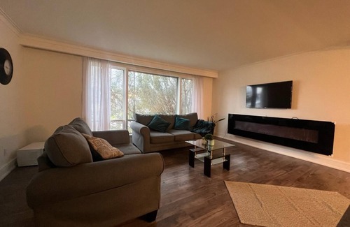 Newtonbrook House | Private and Spacious Room in Toronto