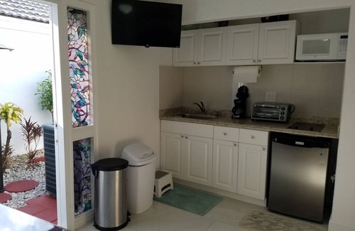 Tamiami Apartment | Private apartment in a great location in awesome Miami with WiFi, AC