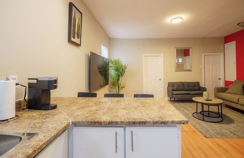 ByWard Market Apartment | Private Apartment in Byward Market Downtown Ottawa!