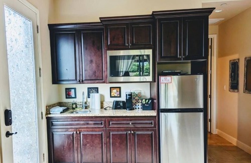 Clovis Apartment | Private apartment style suite. Close to National Parks.