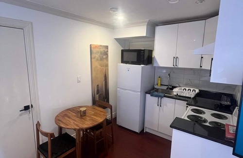 Killarney Apartment | Private bachelor suite Vancouver