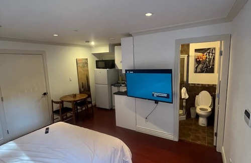 Killarney Apartment | Private bachelor suite Vancouver