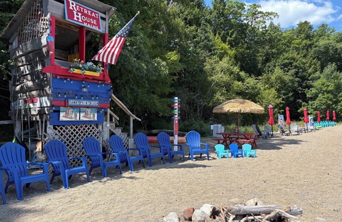 Sandy Point House | "🌊🏖️ Private beach🌲🏞️ Acadia?. 🦞🛥️ Bar Harbor😴 Sleeps 20🐾🐶 Pet friendly❤️affordable