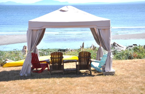 Point Roberts House | Private Beach, Fully Renoed Cottage, 50 Feet Of Waterfront on South Beach!