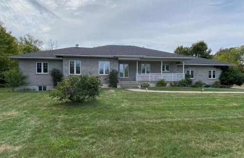 Wellington House | Private Beach Hot Tub A Vacay to Remember