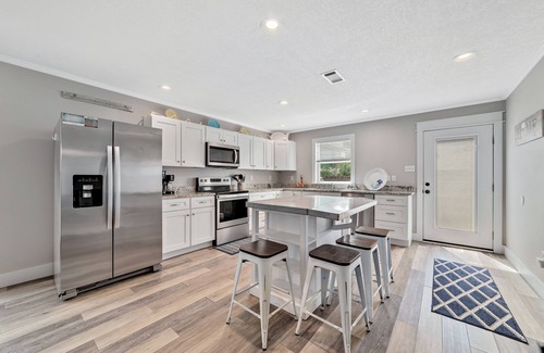 Ono Island House | Private Beach Retreat | Bear Point | 2 Restaurants Within Walking Distance