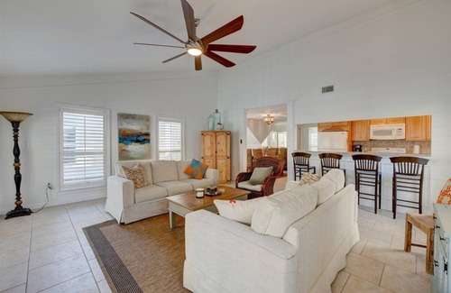 Holiday Isle Villa | Private Beach Villa! FREE BEACH CHAIRS, 5 pools, hot tubs, and Free Par 3 golf!