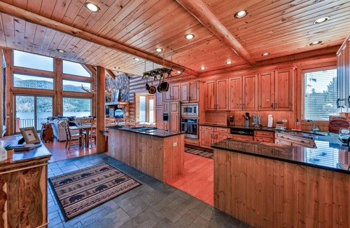 Grand Lake Cabin | Private Boat Dock & Hot Tub on Shadow Mountain Lake in Grand Lake, CO