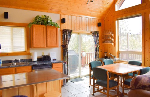 Sedalia House | Private Cabin, Views of Turkey Rock, Hiking, 4X4, Rock Climbing, Fishing, Wifi
