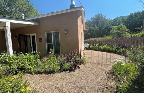 Arroyo Seco House | Private Casita in the Aspens