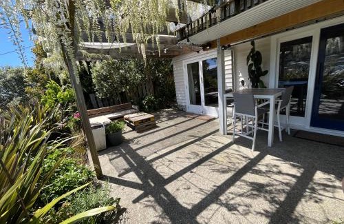 Nelson South Apartment | Private central Nelson apartment