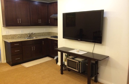 Pasadena Cottage | Private cottage at 5 stars Resort 2Room 2Bath Luxury suite with parking